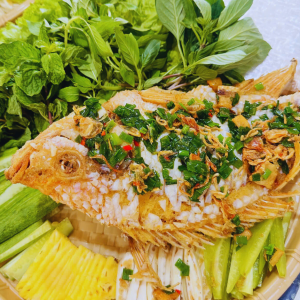 CÁ DIÊU HỒNG CHIÊN XÙ + BÁNH TRÁNG