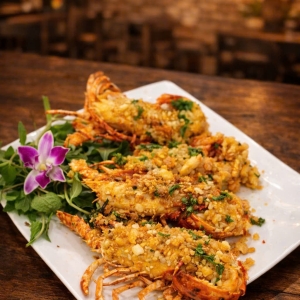 TÔM HÙM CHÁY TỎI