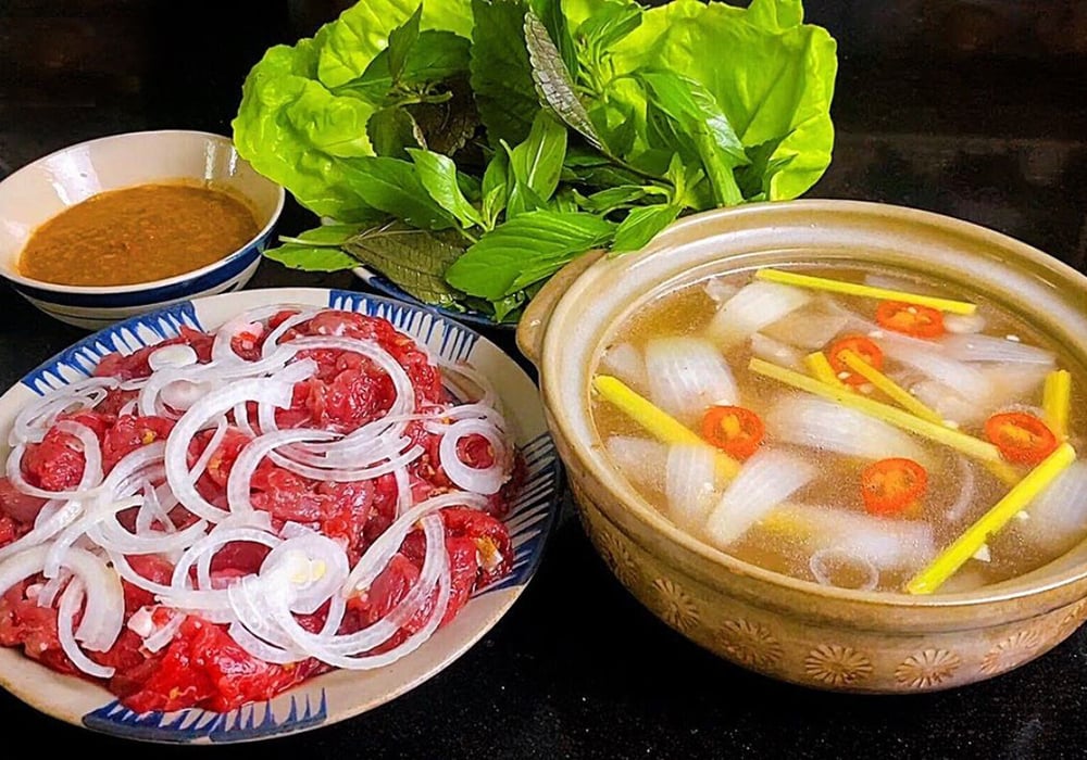 "bò nhúng mẻ Bình Châu tại Mạnh Quán